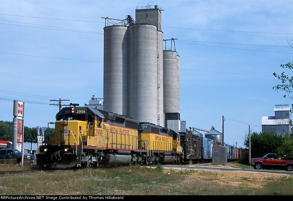 UP SD40-2 2998 at Baldwin WI Aug 2003